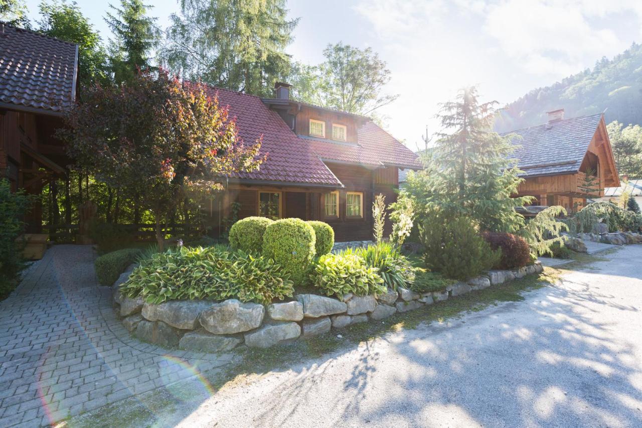 Das Dorf In Der Stadt Schladming Esterno foto