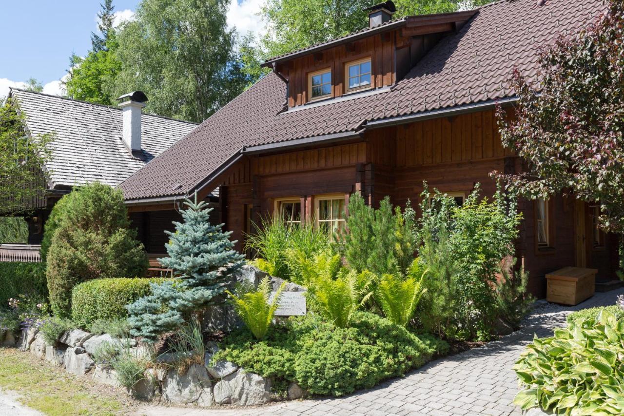 Das Dorf In Der Stadt Schladming Esterno foto
